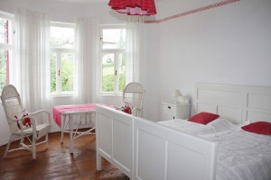 Schlafzimmer 2 (EG)